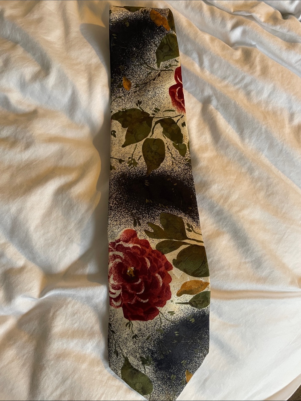 Stuart Hughes tie, floral Spray Pattern Tie - Red Rose on Cream. GRT CRAFTY!!